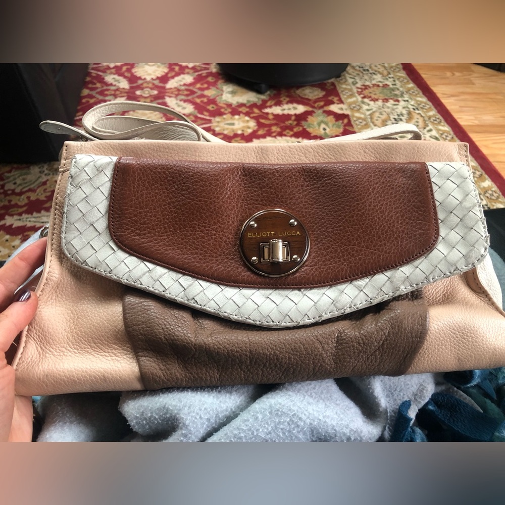 Elliott Lucca leather purse!